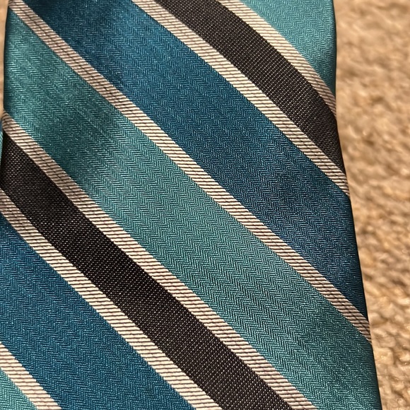 Calvin Klein tie - Picture 2 of 3